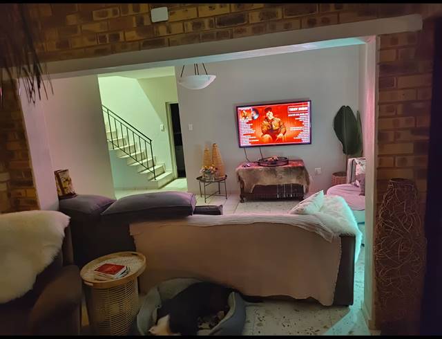 4 BEDROOM MAISONETTE FOR SALE IN SILVER LAKES